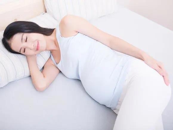 一個(gè)好的睡姿決定健康程度！這兩種姿勢不僅舒服，還能補腎，快試試吧!